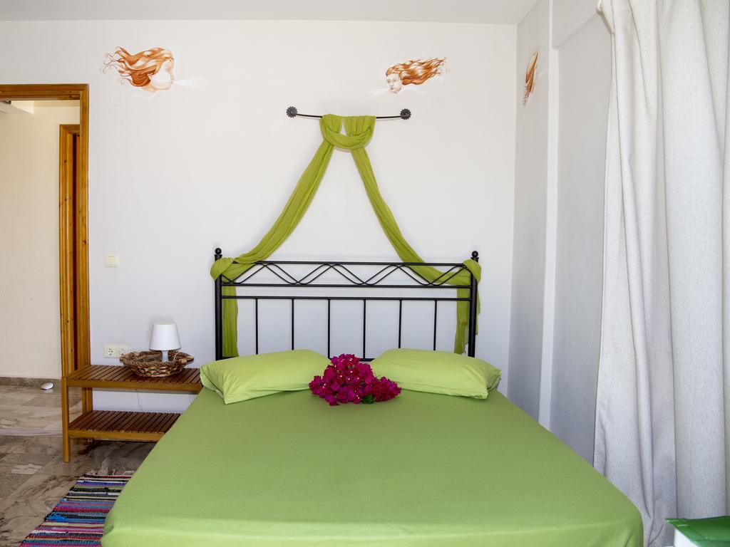Готель Condillia II Spetses Town Екстер'єр фото