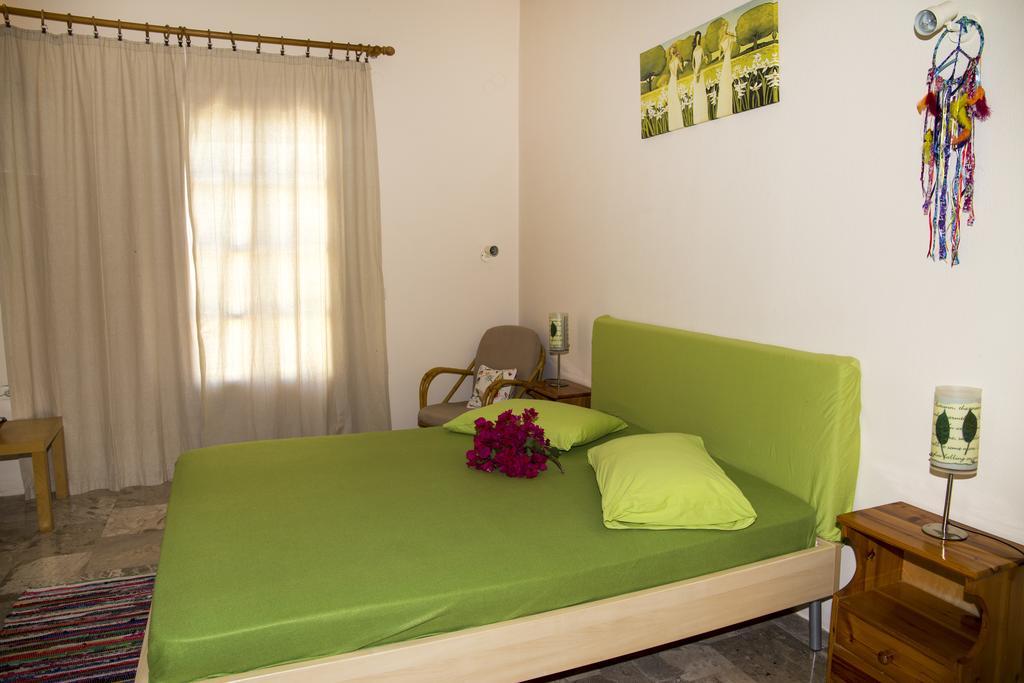 Готель Condillia II Spetses Town Екстер'єр фото