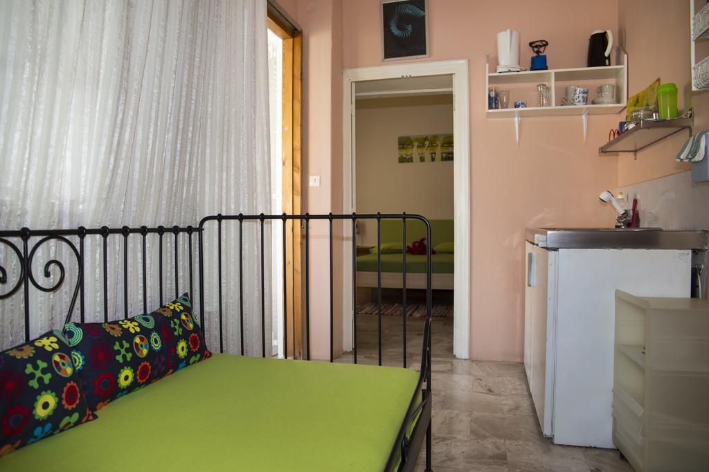 Готель Condillia II Spetses Town Екстер'єр фото