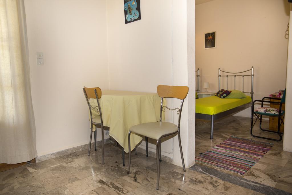 Готель Condillia II Spetses Town Екстер'єр фото
